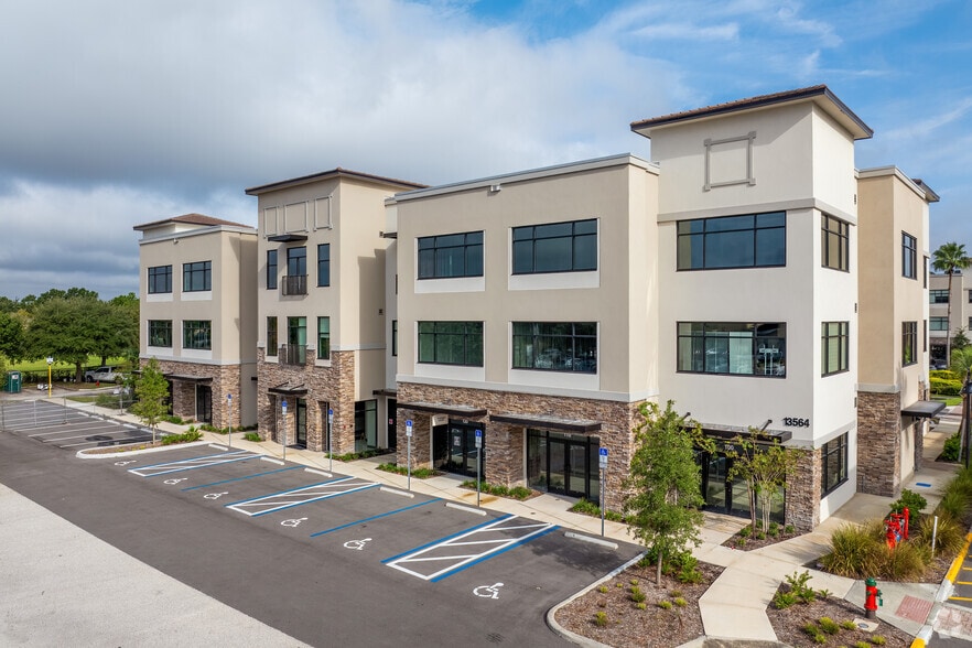 13564 Village Park Dr, Orlando, FL for lease - Building Photo - Image 2 of 25