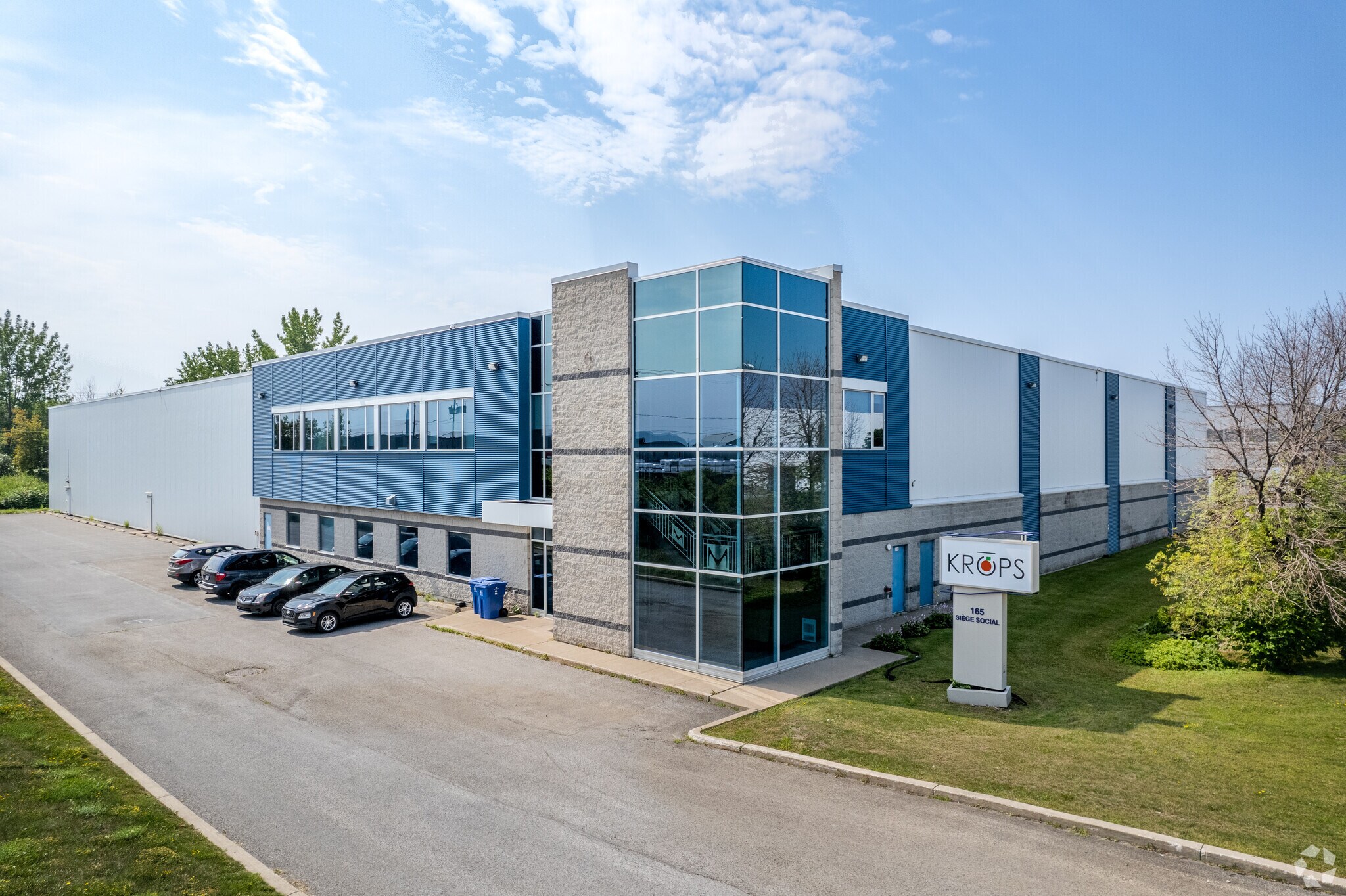 165 Rue J.-A.-Bombardier, Boucherville, QC for sale Primary Photo- Image 1 of 1