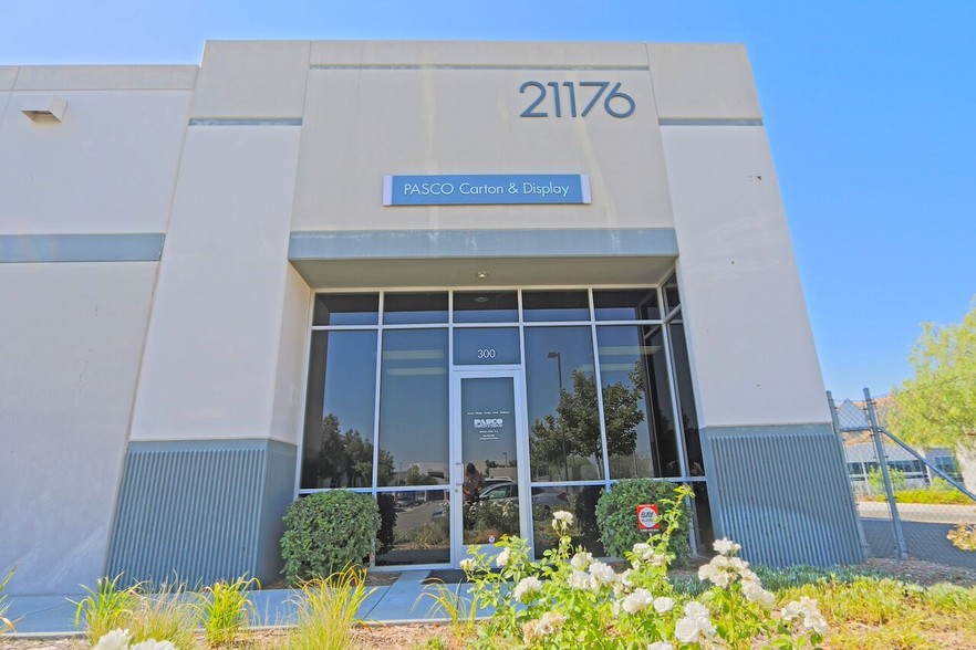 21176 Centre Pointe Pky, Santa Clarita, CA for lease - Building Photo - Image 1 of 5