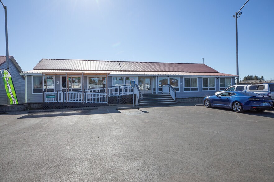 751 Riverside Dr, Coquille, OR à vendre - Photo principale - Image 1 de 28