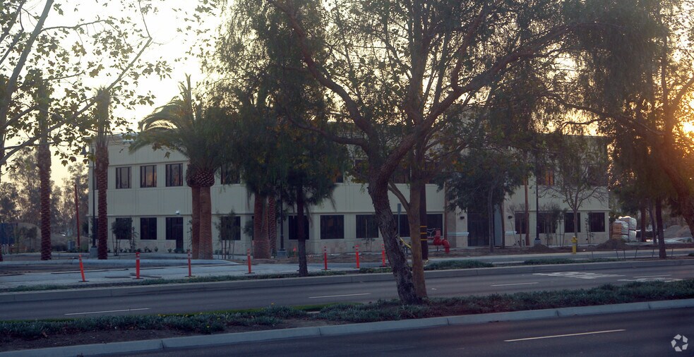 4720 Ontario Mills Pky, Ontario, CA à louer - Photo du bâtiment - Image 2 de 12