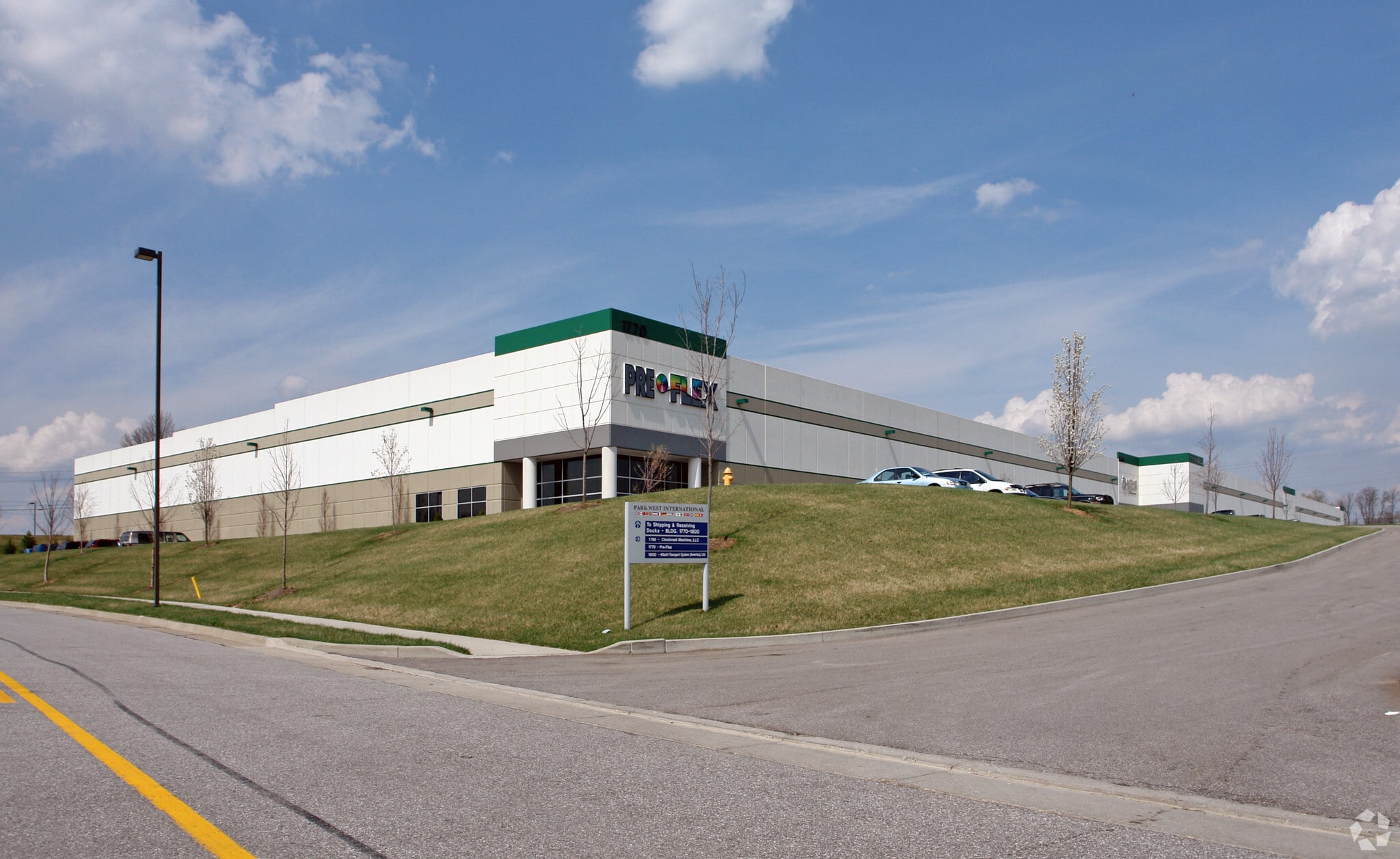 1770 Worldwide Blvd, Hebron, KY for lease Primary Photo- Image 1 of 2