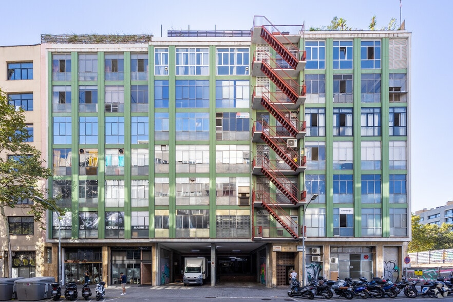 Carrer de Llull, 48, Barcelona, Barcelona for lease - Primary Photo - Image 1 of 4