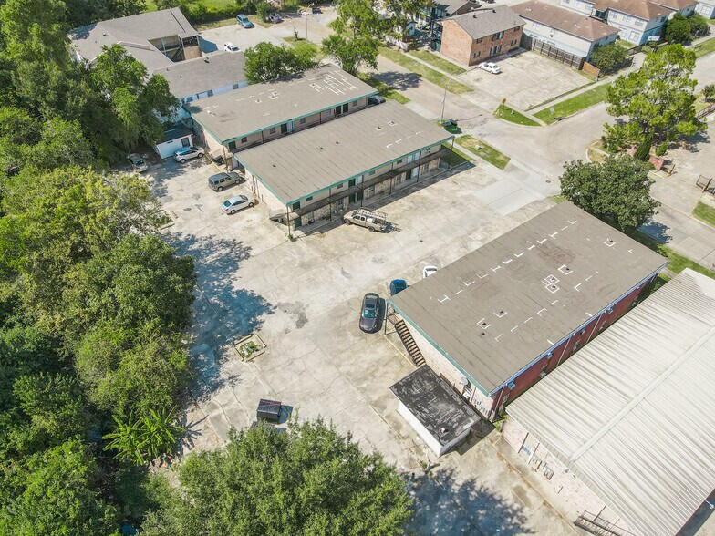 1413 Jim Taylor Dr, Baton Rouge, LA à vendre - Photo du bâtiment - Image 1 de 14