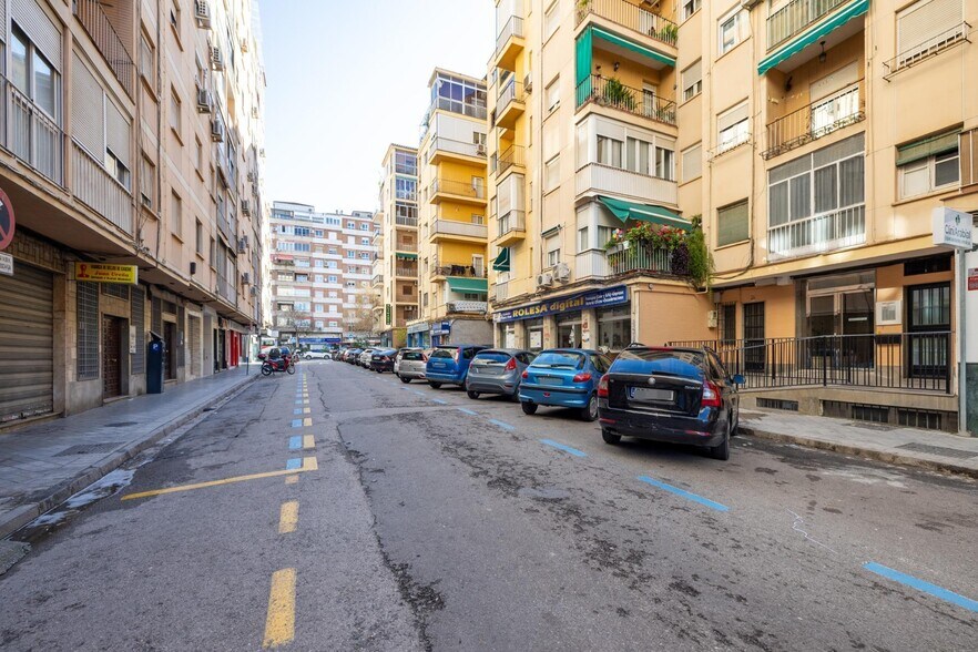 Calle Ángel Barrios, 3, Granada, Granada à vendre - Photo du bâtiment - Image 2 de 32