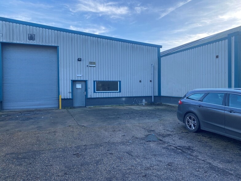 Eringhausen Way, Haverhill for lease - Primary Photo - Image 2 of 7