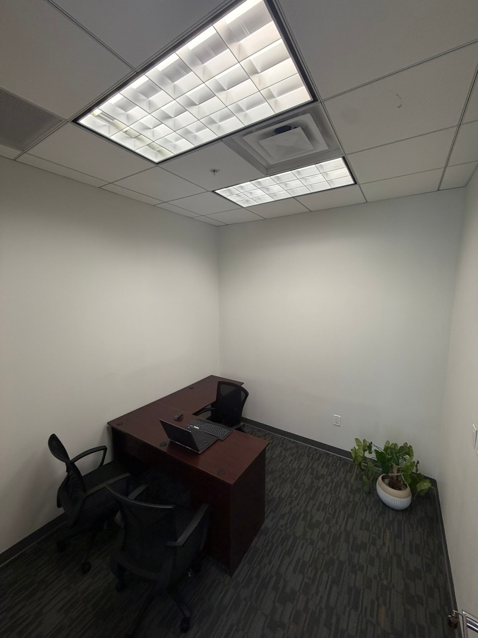 1600 Ponce De Leon Blvd, Coral Gables, FL for lease Interior Photo- Image 1 of 13