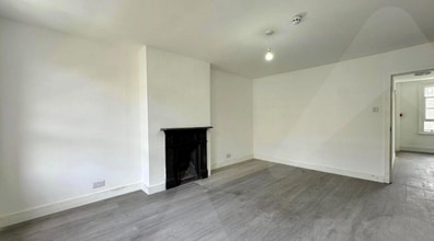 23 London Rd, Twickenham for lease Interior Photo- Image 1 of 3