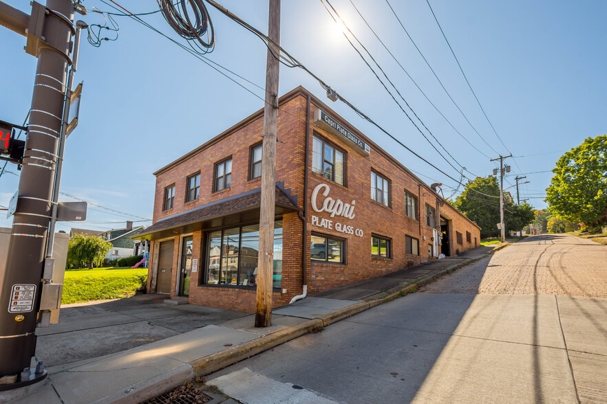 700 5th Ave, Coraopolis, PA for sale - Building Photo - Image 3 of 27