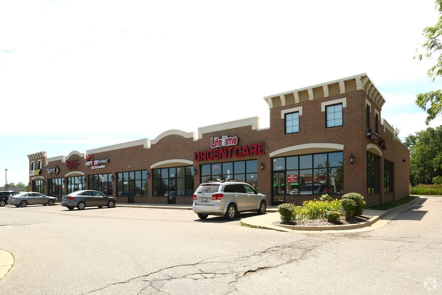 2455-2469 E Hill Rd, Grand Blanc, MI for sale - Building Photo - Image 3 of 5