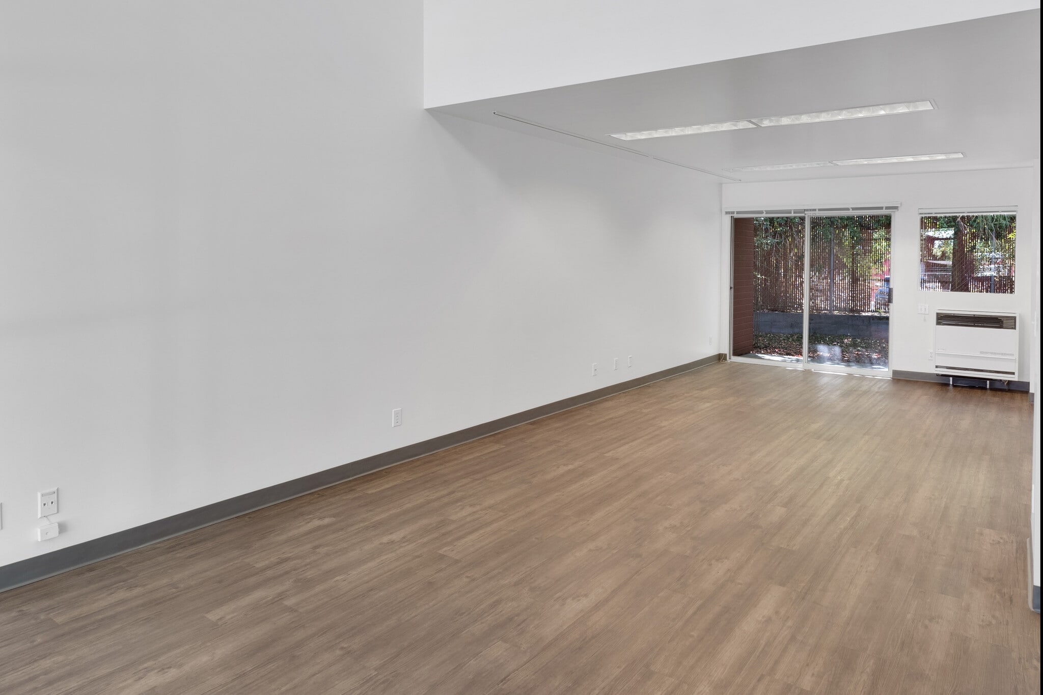 303 Potrero St, Santa Cruz, CA à louer Photo intérieure- Image 1 de 19