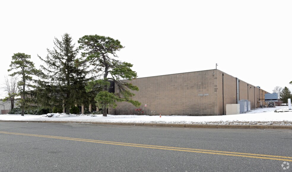1700 Oak St, Lakewood, NJ à louer - Photo du bâtiment - Image 2 de 3