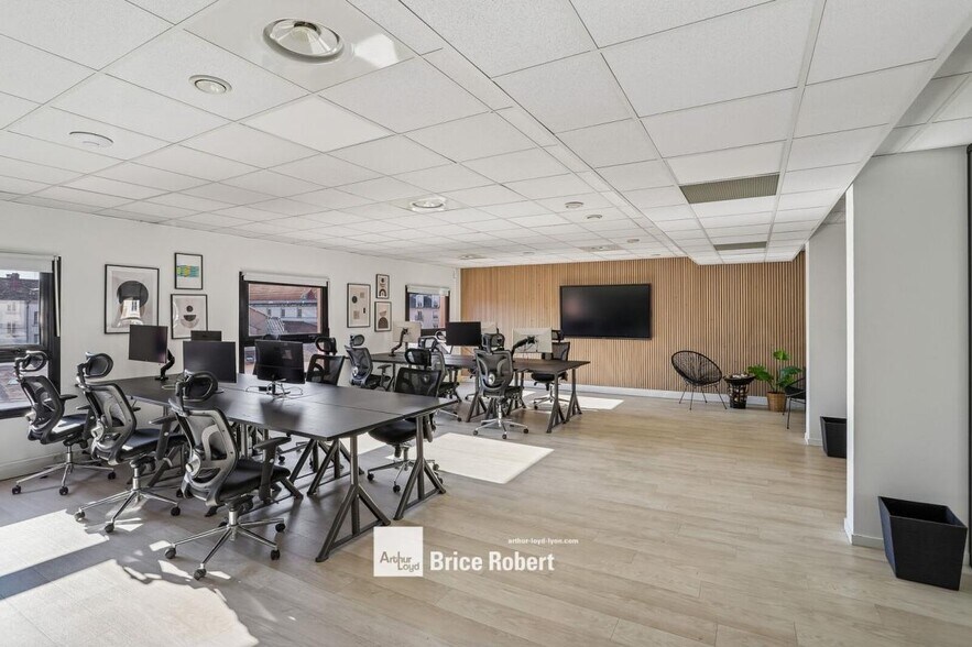 42 Rue De L'Universite, Lyon for lease - Interior Photo - Image 2 of 7