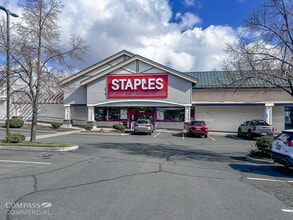 63485 N Highway 97, Bend, OR à louer Photo du bâtiment- Image 2 de 2