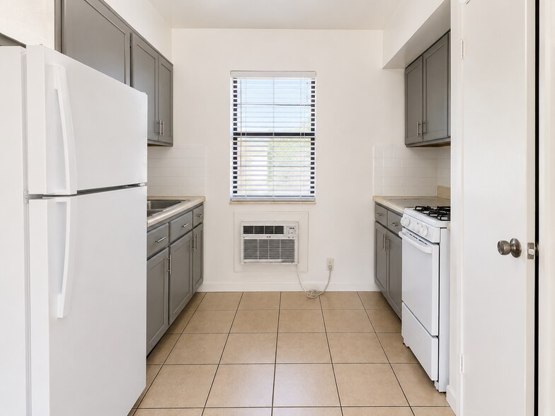 1741-1743 Moffett St, Hollywood, FL à vendre - Photo du bâtiment - Image 3 de 8