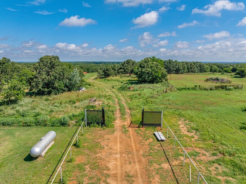 335752 E 980 Rd, Wellston, OK à vendre - Photo du bâtiment - Image 2 de 24