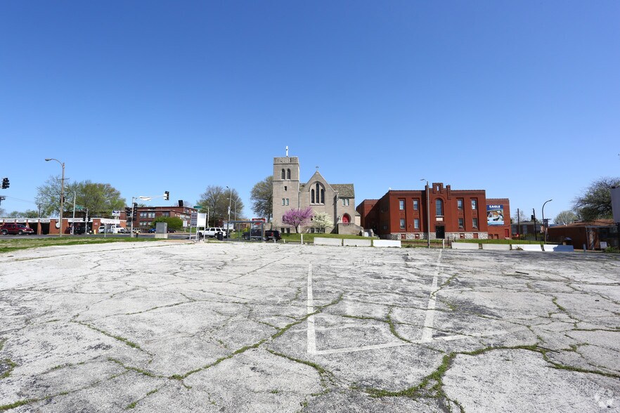 4298 Chippewa St, Saint Louis, MO à vendre - Photo du bâtiment - Image 2 de 9