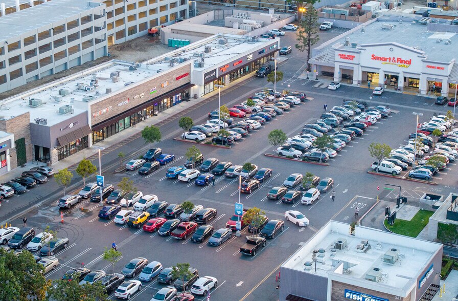 509-531 N Hollywood Way, Burbank, CA à louer - Photo du bâtiment - Image 3 de 21