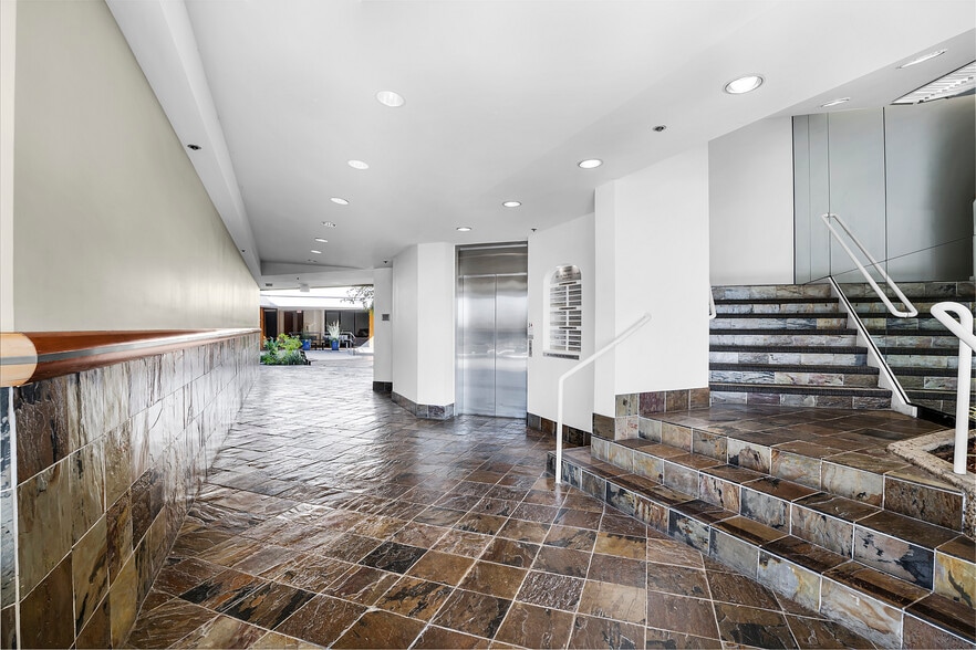 4542 Ruffner St, San Diego, CA à louer - Photo intérieure - Image 3 de 5