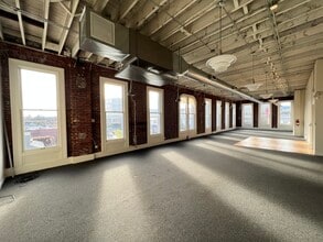 330-338 SE Martin Luther King Jr Blvd, Portland, OR for lease Interior Photo- Image 1 of 1