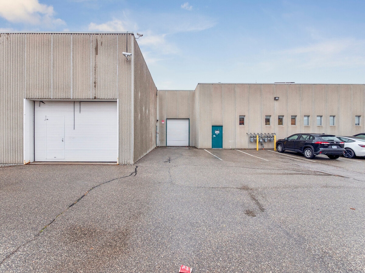 175 W Beaver Creek Rd, Richmond Hill, ON L4B 3M1 - Unité 14 - - Photo intérieure - Image 1 of 43