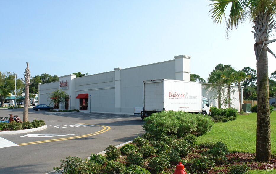 311 S Ridgewood Ave, Edgewater, FL à vendre - Photo du bâtiment - Image 2 de 9