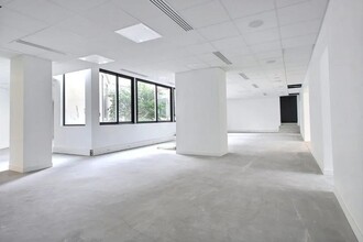 25 Rue De Chazelles, Paris for lease Interior Photo- Image 1 of 9