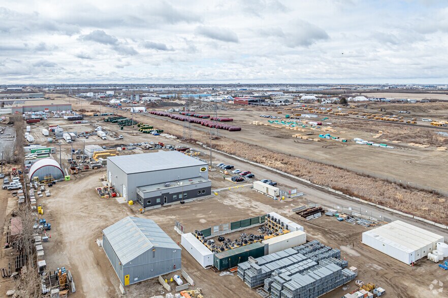 2441 76 Ave, Edmonton, AB à vendre - Photo du bâtiment - Image 3 de 4