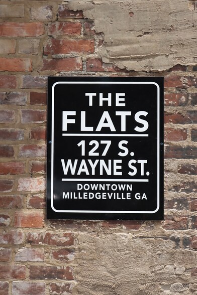 127 S Wayne St, Milledgeville, GA à vendre - Photo du bâtiment - Image 3 de 16