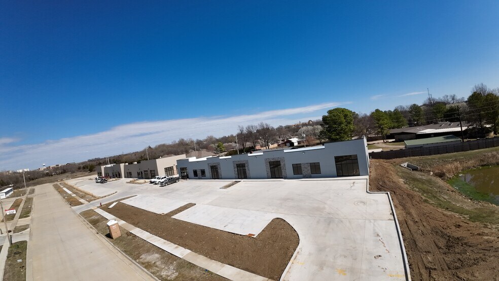 1061-1101 N Birch Ave, Broken Arrow, OK à louer - Photo du bâtiment - Image 3 de 3