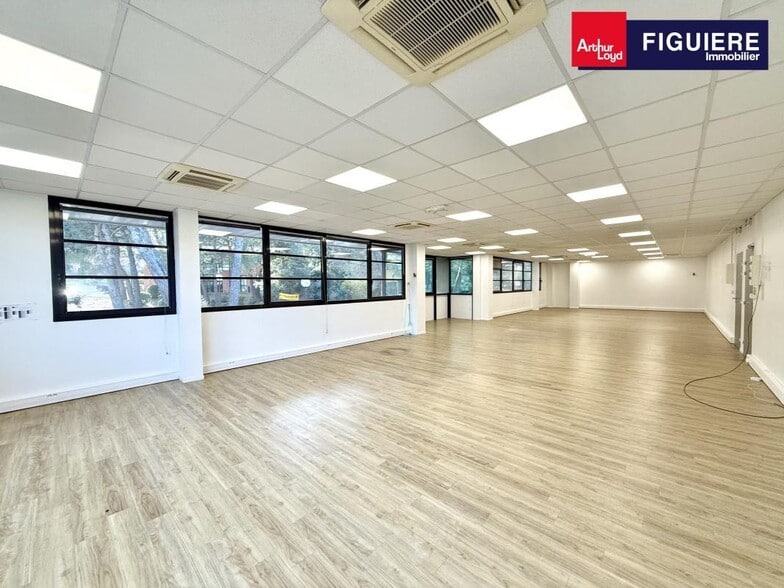 Office in Aix-en-Provence for lease - Interior Photo - Image 2 of 98