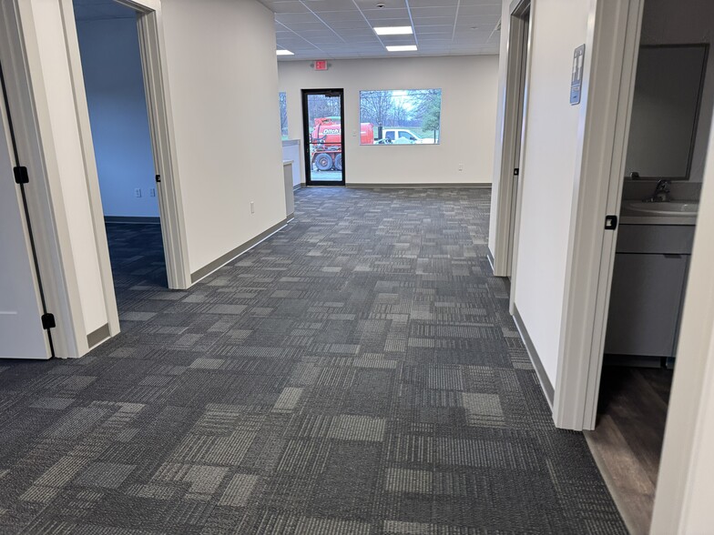 4547 Mogadore Rd, Kent, OH for lease - Interior Photo - Image 3 of 7