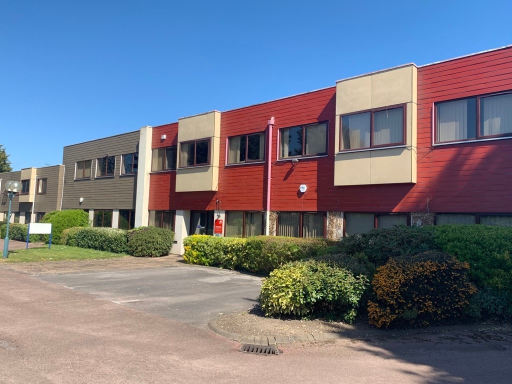 Holyport Rd, Maidenhead for lease Building Photo- Image 1 of 2