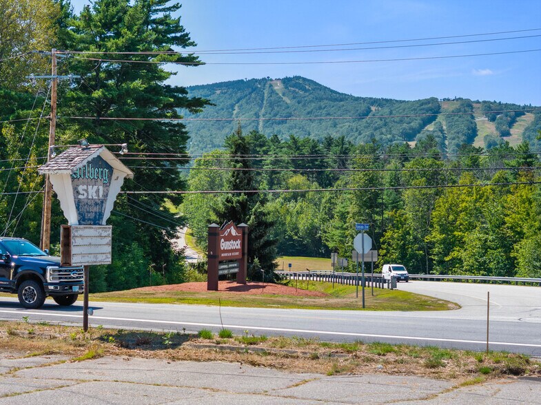 700-720 Cherry Valley Road, Gilford, NH à vendre - Photo du bâtiment - Image 2 de 27