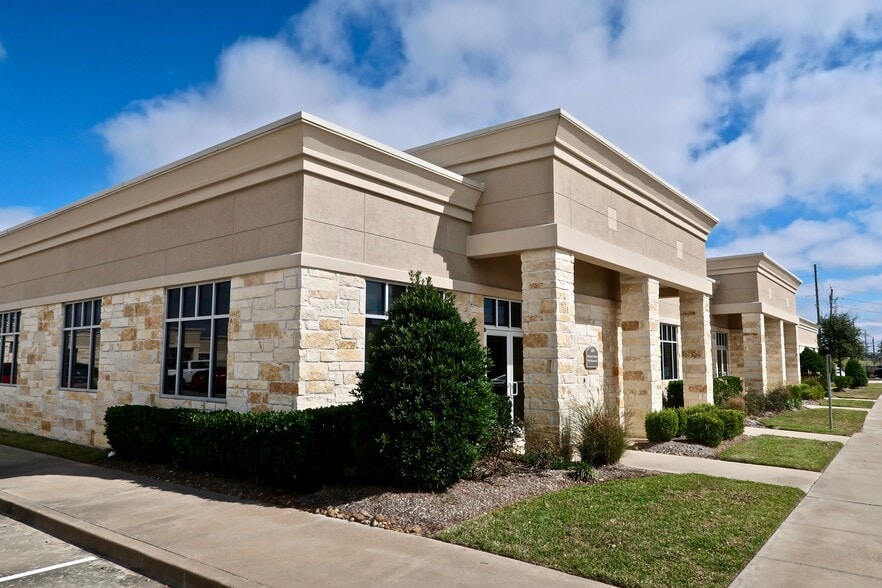 440 Cobia Dr, Katy, TX for lease - Primary Photo - Image 1 of 18