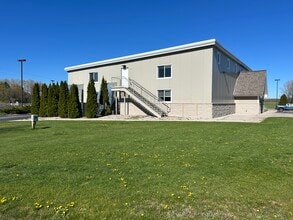 4975 E Traverse Hwy, Traverse City, MI for lease Interior Photo- Image 2 of 31