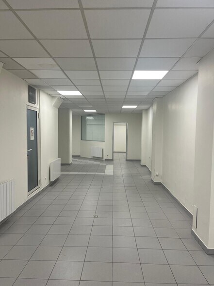 Multifamily in Paris for sale - Building Photo - Image 3 of 6