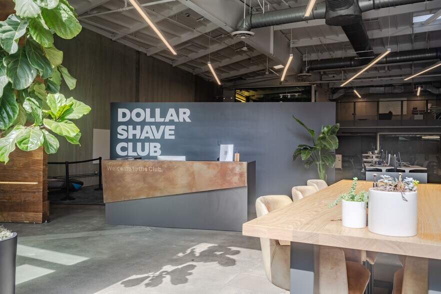 13335 Maxella Ave, Marina Del Rey, CA à louer - Photo du bâtiment - Image 3 de 22