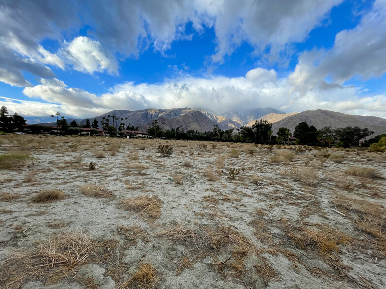 San Rafael & McCarthy Rd, Palm Springs, CA à vendre - Photo du b timent - Image 2 de 5