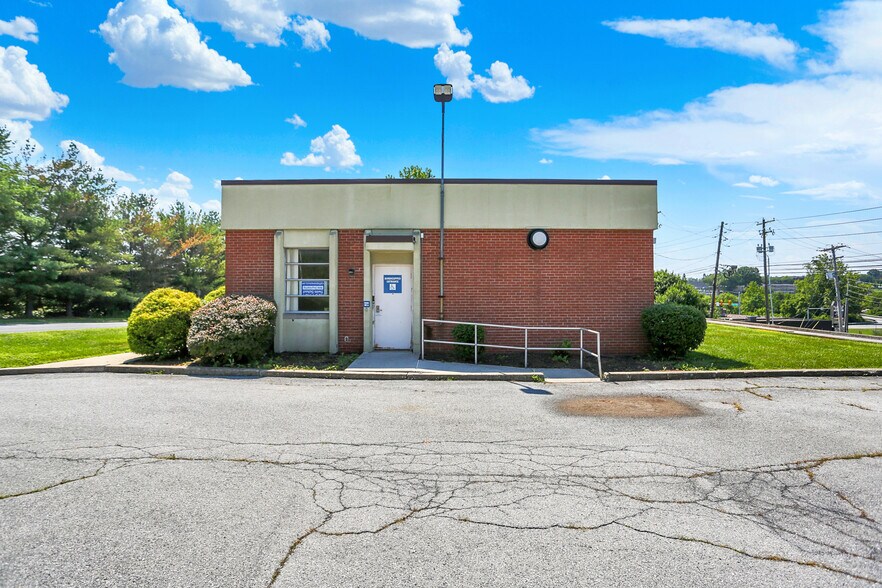 29 Hunter Ln, Camp Hill, PA for sale - Building Photo - Image 2 of 6