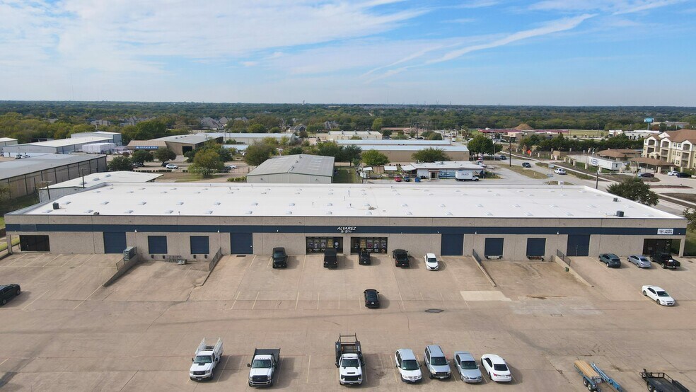 1114 W Harris Rd, Arlington, TX à louer - Photo du bâtiment - Image 1 de 4