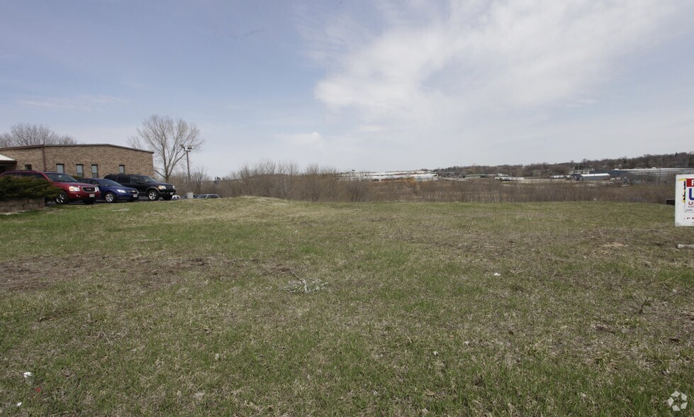 852 W Sumner St, Hartford, WI à vendre - Photo du bâtiment - Image 3 de 3