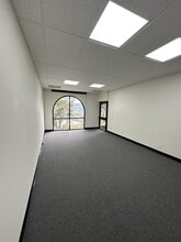 5700 Corsa Ave, Westlake Village, CA à louer Photo intérieure- Image 2 de 12