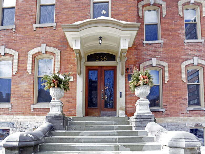 236 Metcalfe St, Ottawa, ON à louer - Photo du bâtiment - Image 2 de 4