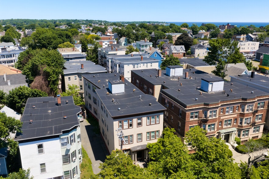 Lynn Portfolio portfolio of 6 properties for sale on LoopNet.ca - Building Photo - Image 2 of 7