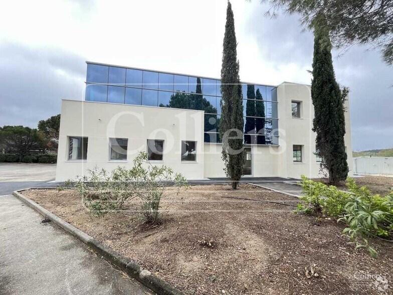 Office in Aix-en-Provence for lease - Building Photo - Image 2 of 3
