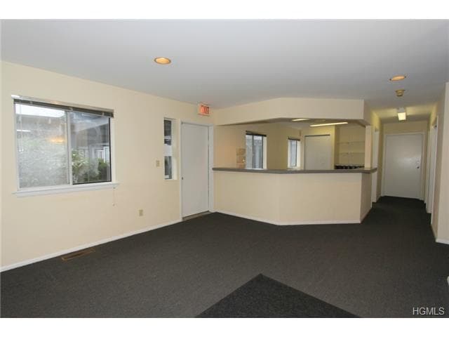 3630 Hill Blvd, Yorktown, NY à vendre - Photo intérieure - Image 2 de 45