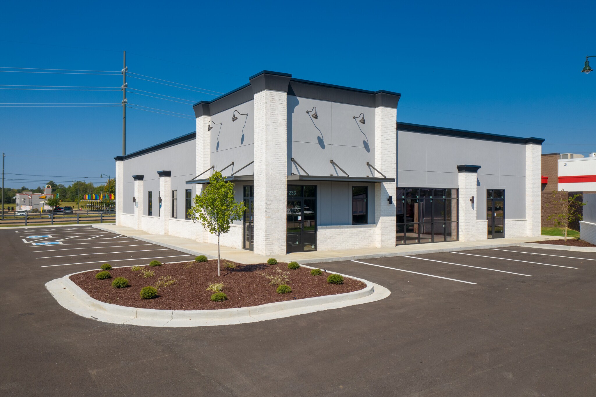 233 Parkstone Place, Jackson, TN for lease Building Photo- Image 1 of 16