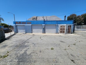 711-713 Torrance Blvd, Redondo Beach, CA for lease Building Photo- Image 2 of 8