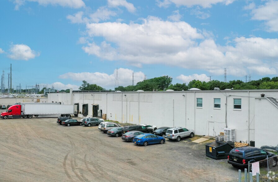 125 Jackson Ave, Edison, NJ à louer - Photo du bâtiment - Image 1 de 11